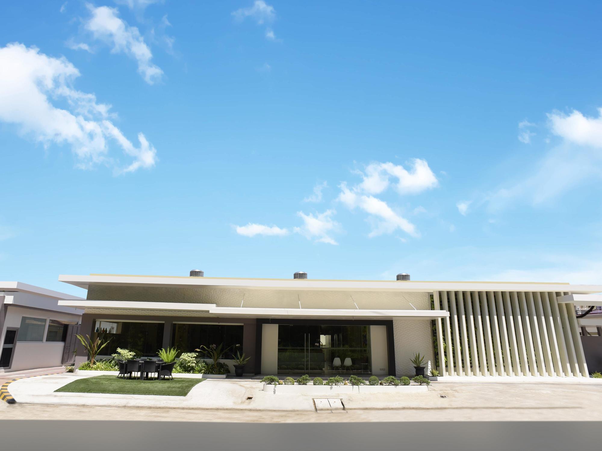 Laoag Parklane Hotel Dış mekan fotoğraf