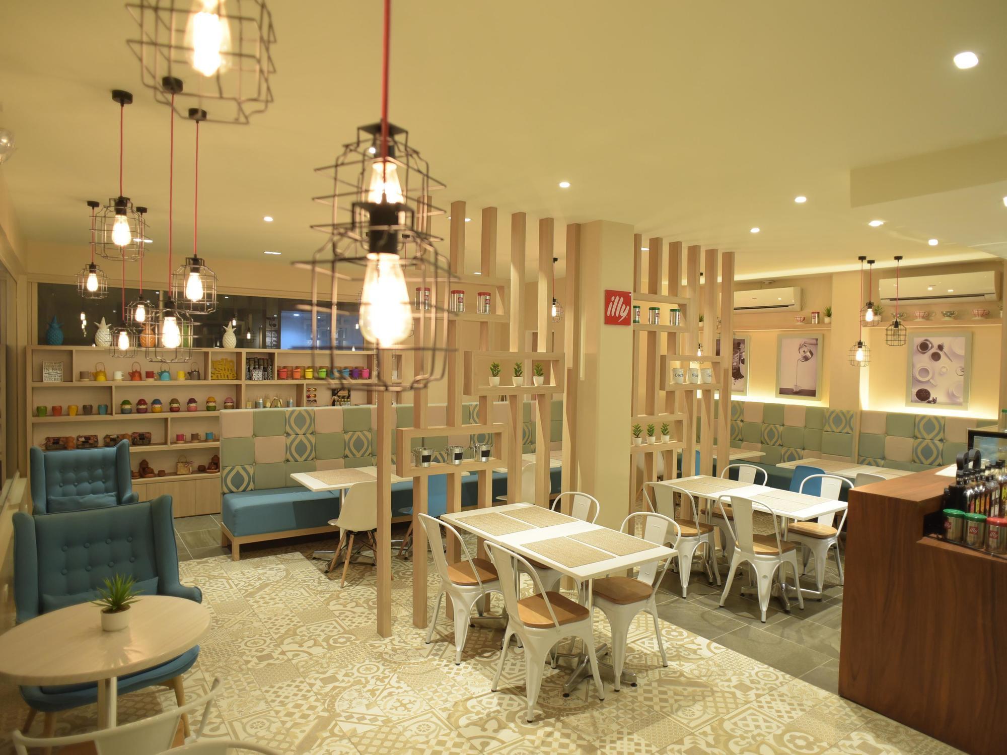 Laoag Parklane Hotel Dış mekan fotoğraf